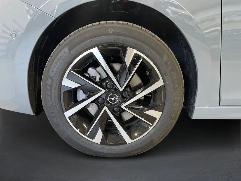 Opel Corsa nuova a Salerno (20)