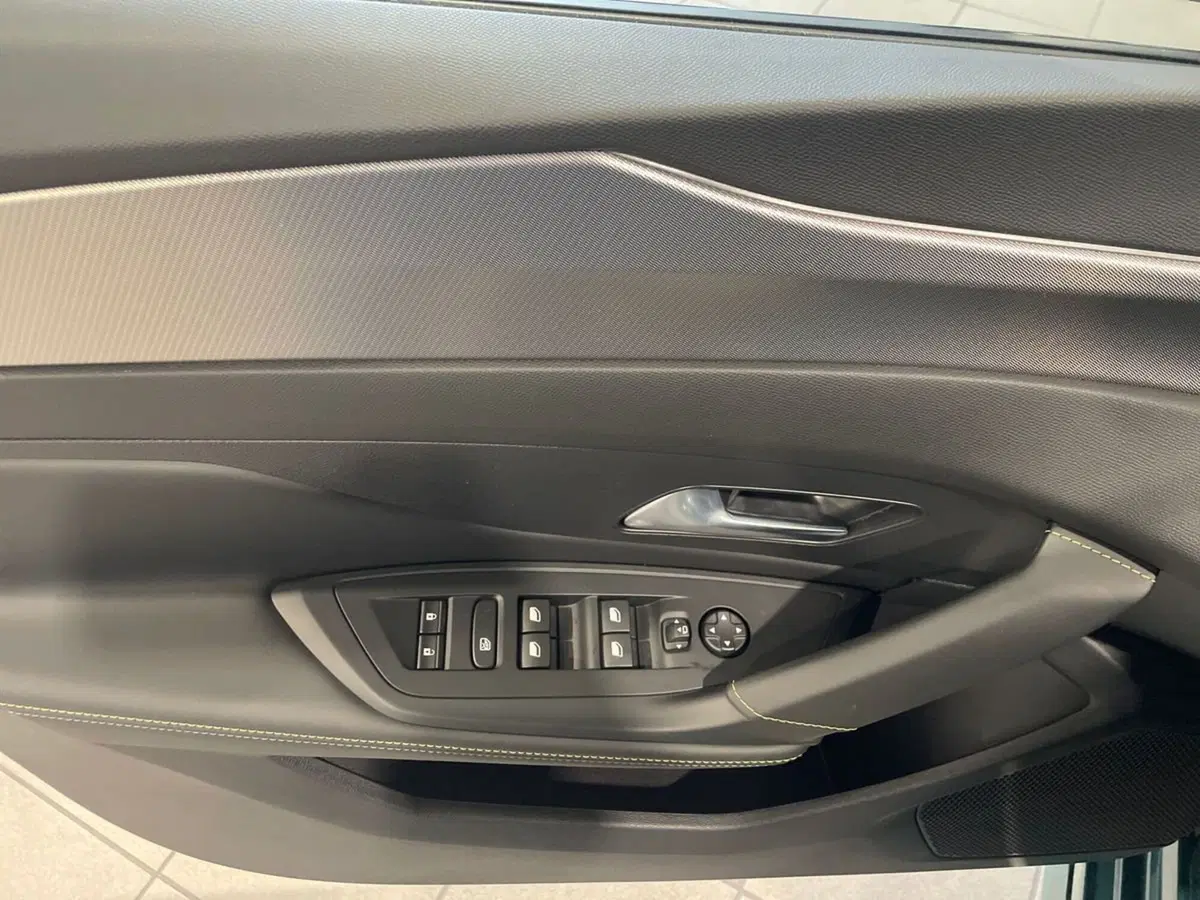 Peugeot 308 SW nuova a Salerno (13)