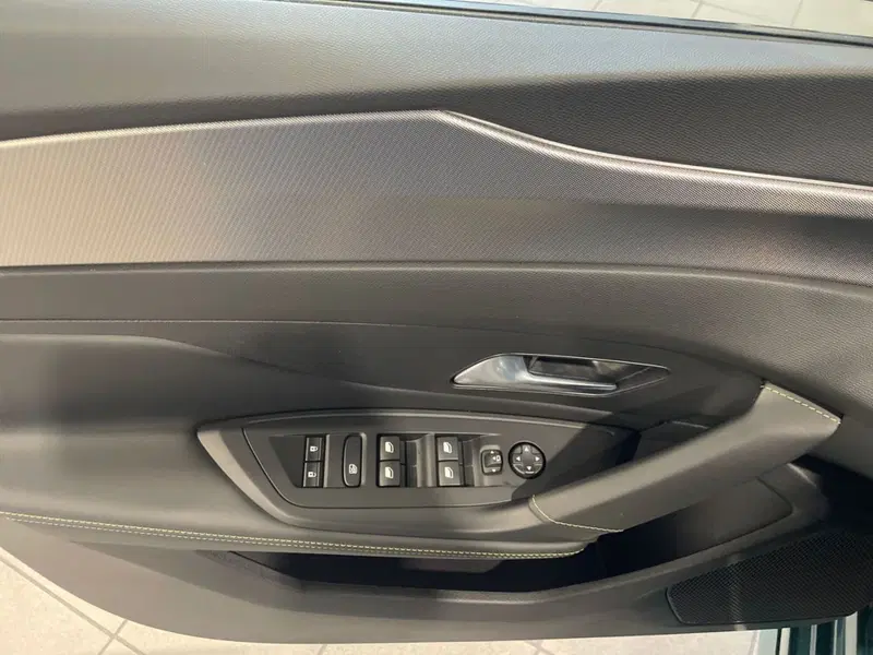 Peugeot 308 SW nuova a Salerno (13)
