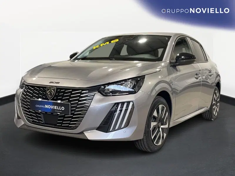 Peugeot 208 nuova a Salerno