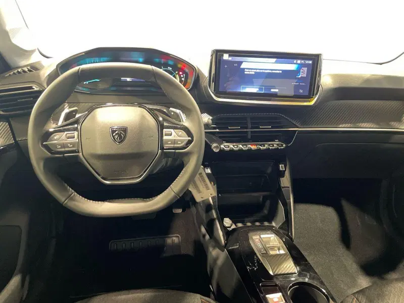 Peugeot 208 nuova a Salerno (10)