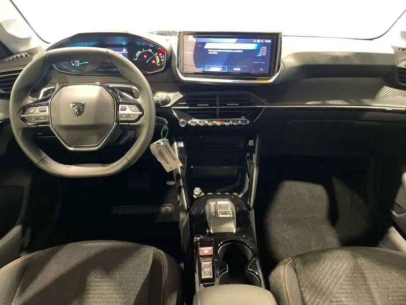Peugeot 208 nuova a Salerno (11)