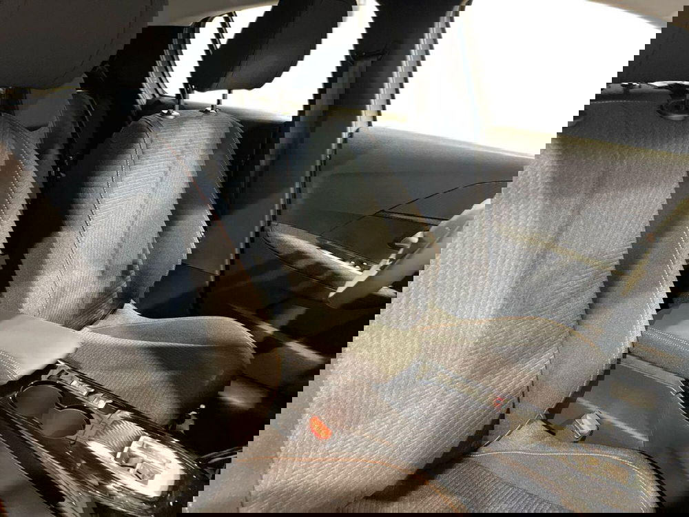 Peugeot 208 nuova a Salerno (16)