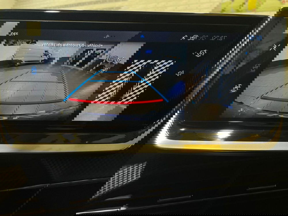 Peugeot 208 nuova a Salerno (18)