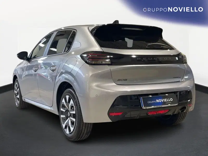 Peugeot 208 nuova a Salerno (5)