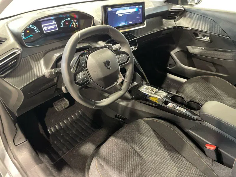 Peugeot 208 nuova a Salerno (9)
