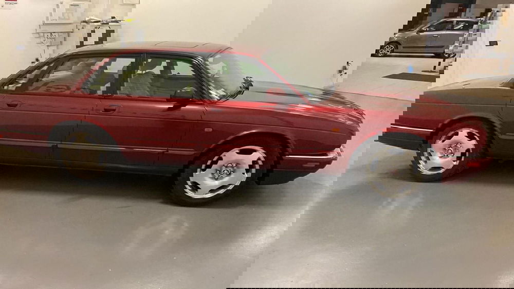 Jaguar XJ usata a Verona (2)