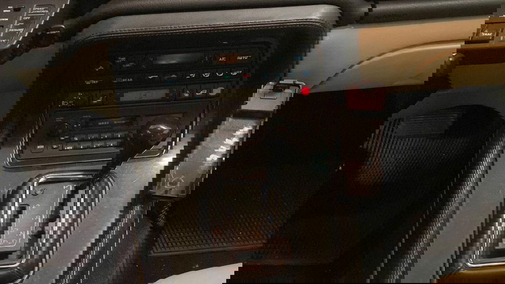 Jaguar XJ usata a Verona (9)