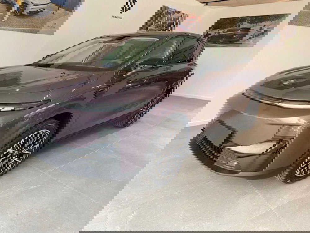 Leapmotor B10 nuova a Benevento (14)