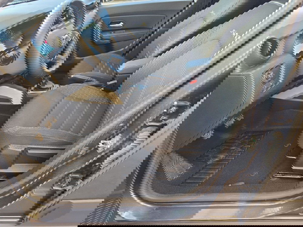 Dacia Duster usata a Verona (7)