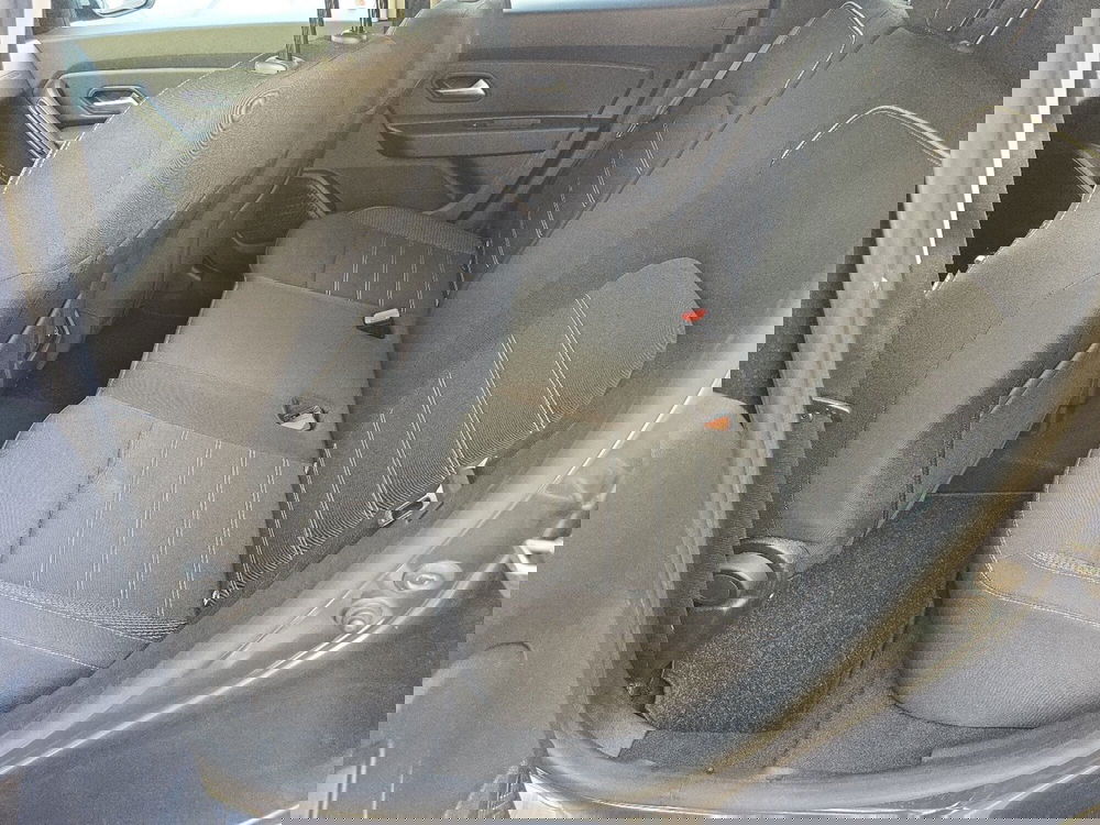 Dacia Duster usata a Verona (8)