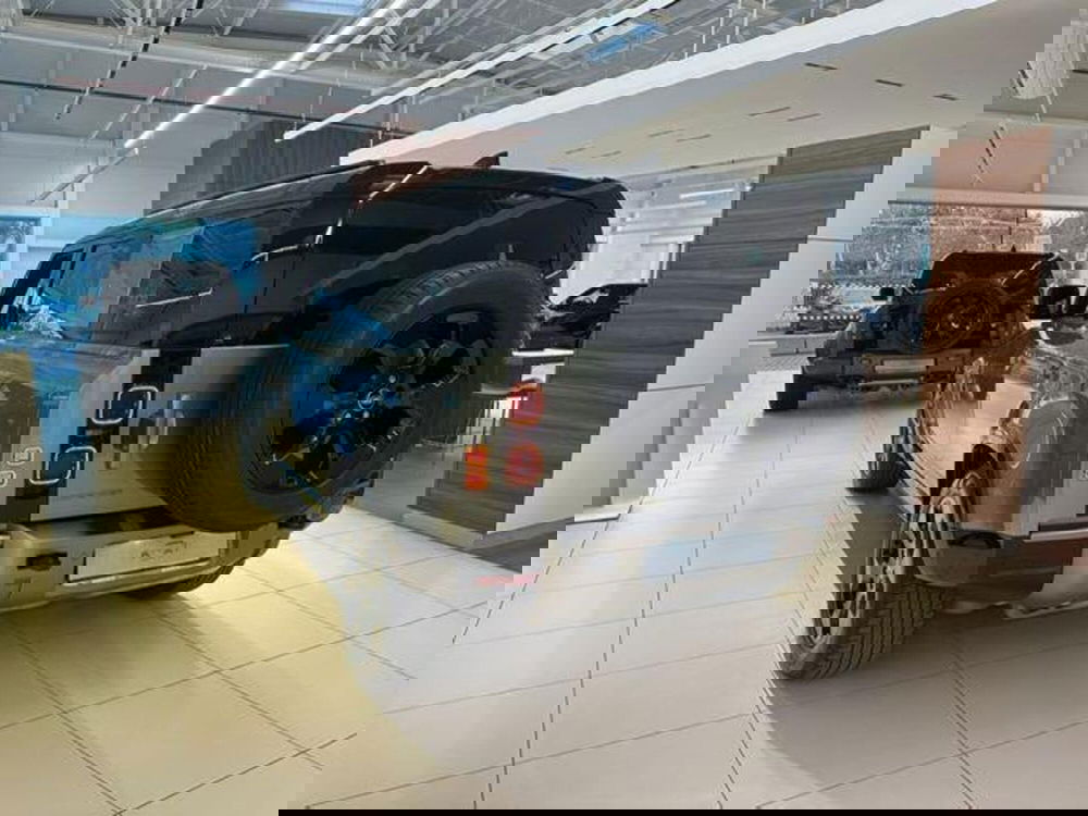 Land Rover Defender usata a Venezia (2)