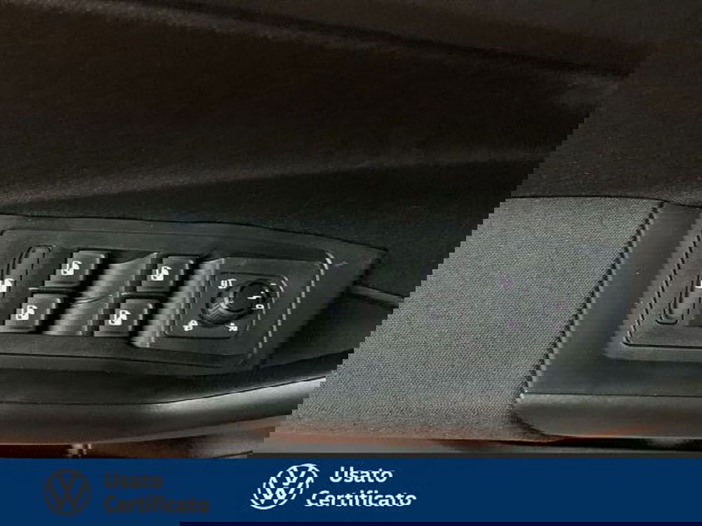 Volkswagen T-Roc nuova a Vicenza (12)