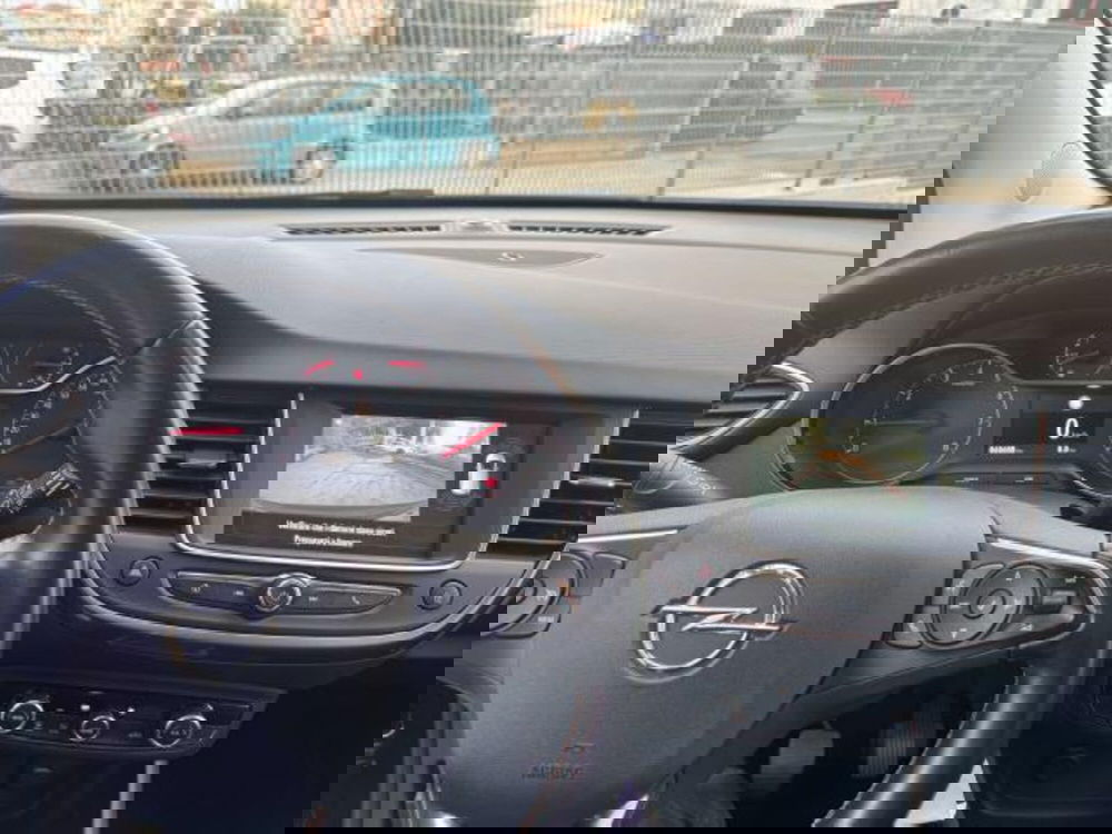 Opel Crossland X usata a Savona (14)