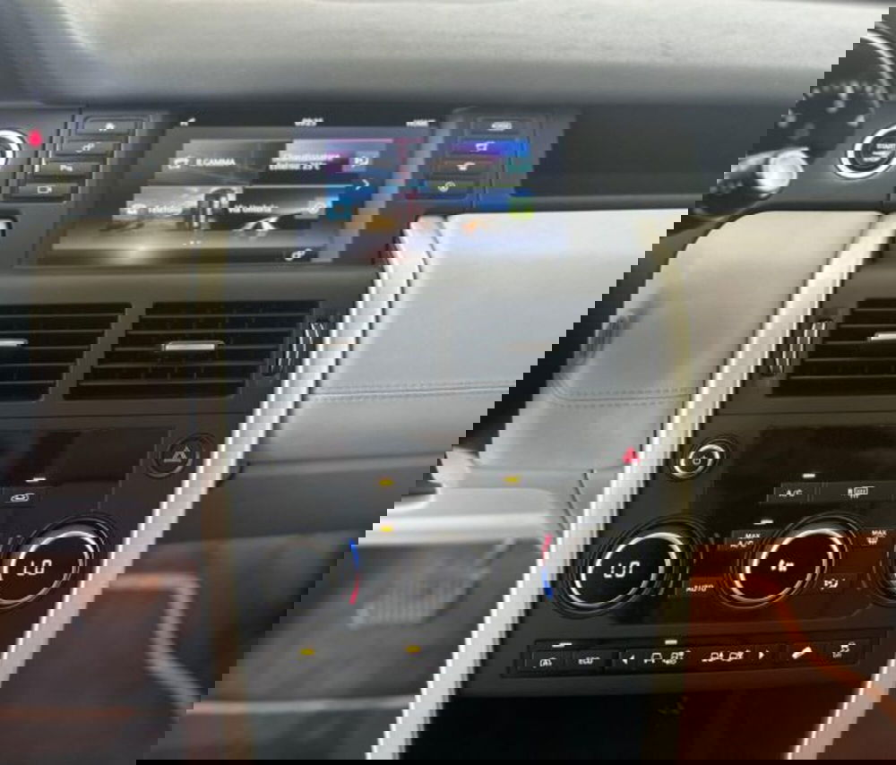 Land Rover Discovery Sport usata a Modena (12)