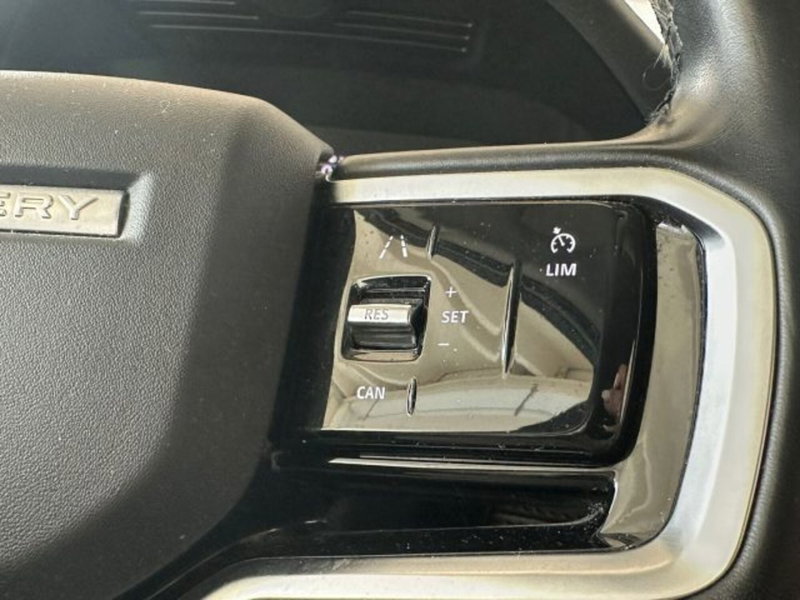 Land Rover Discovery Sport usata a Modena (14)