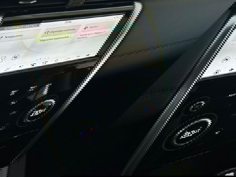 Land Rover Discovery Sport usata a Modena (10)