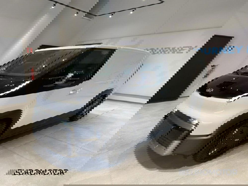 Kia PV5 nuova a Bari