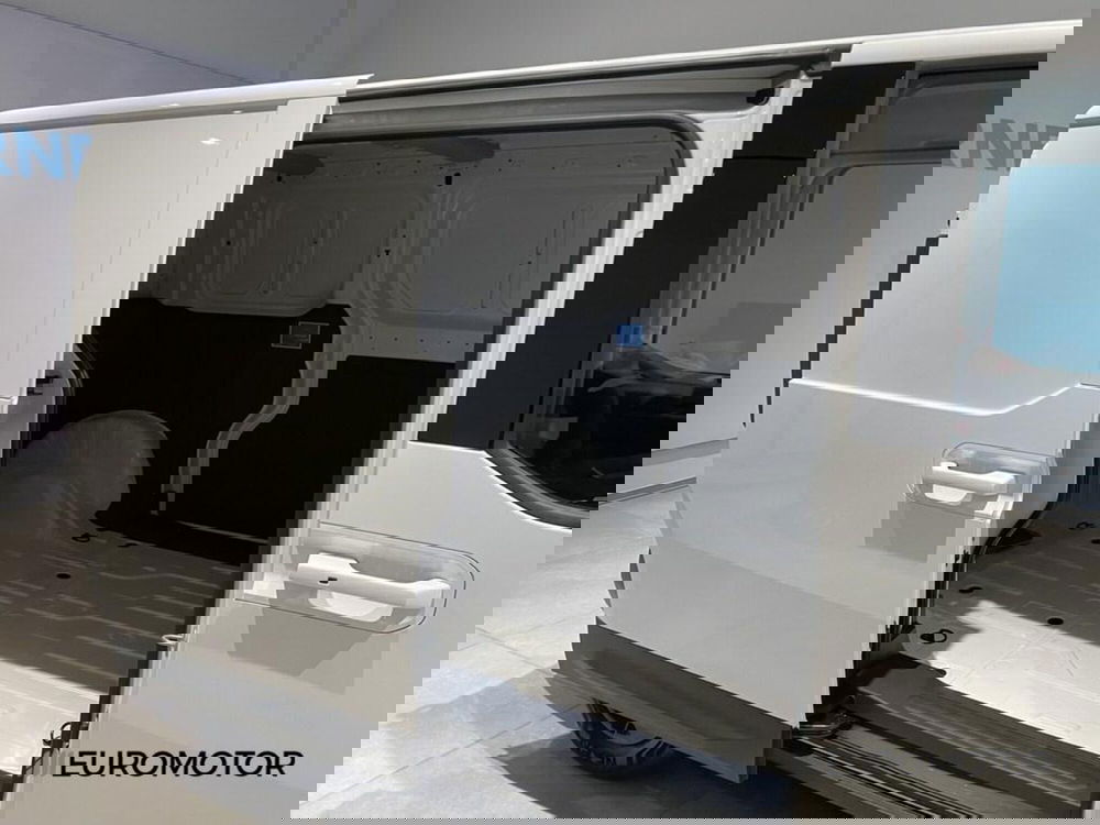 Kia PV5 nuova a Bari (10)