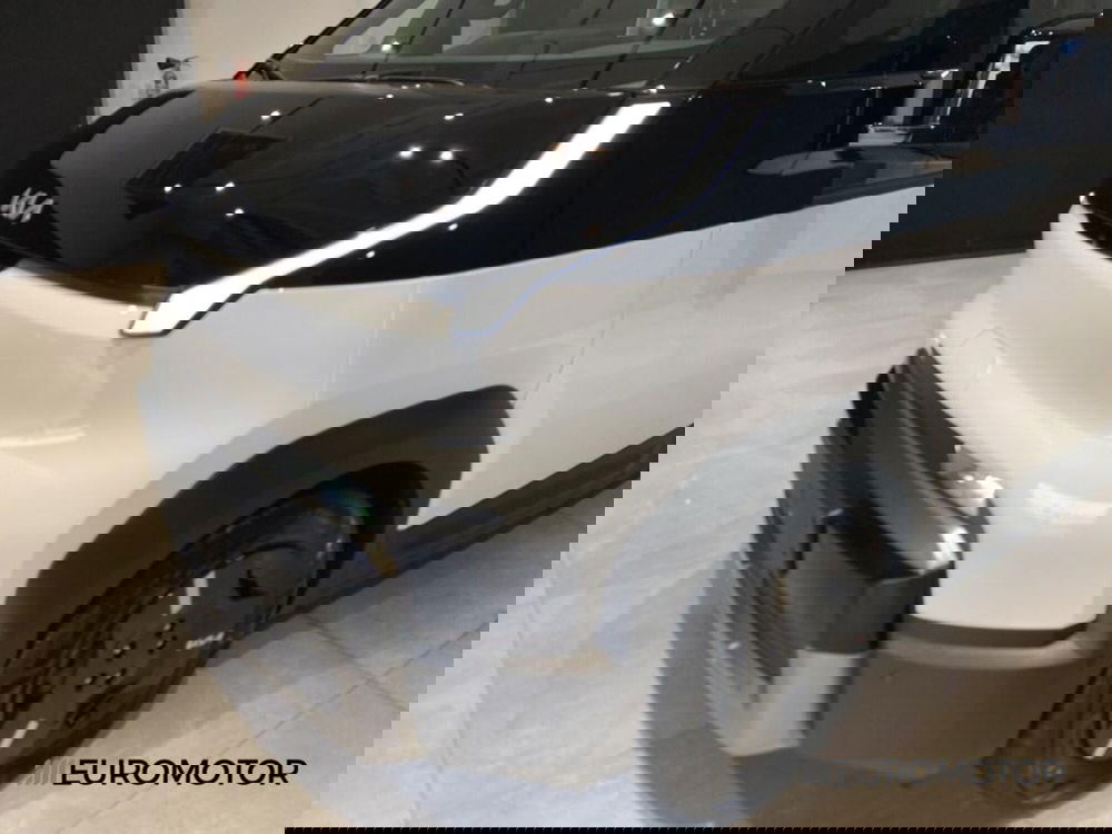 Kia PV5 nuova a Bari (11)