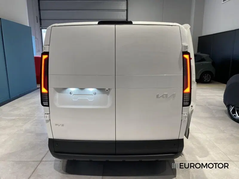 Kia PV5 nuova a Bari (14)