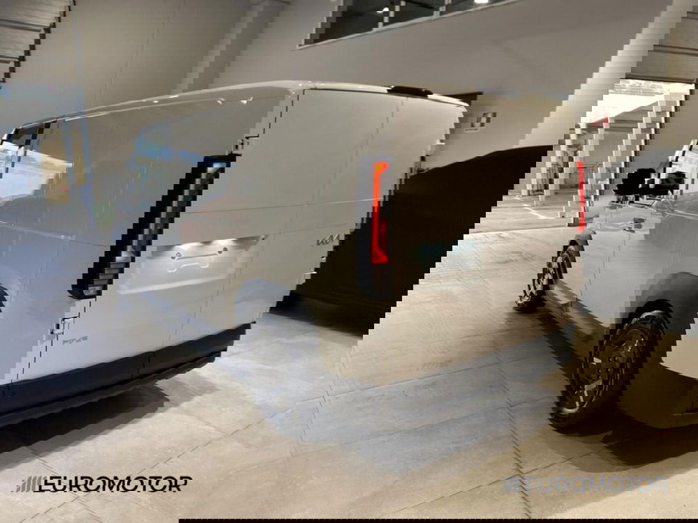 Kia PV5 nuova a Bari (15)