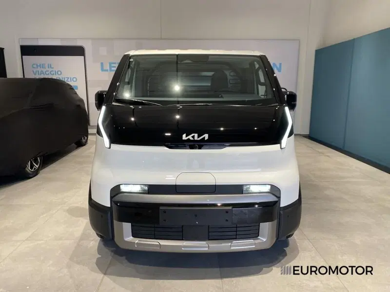 Kia PV5 nuova a Bari (2)