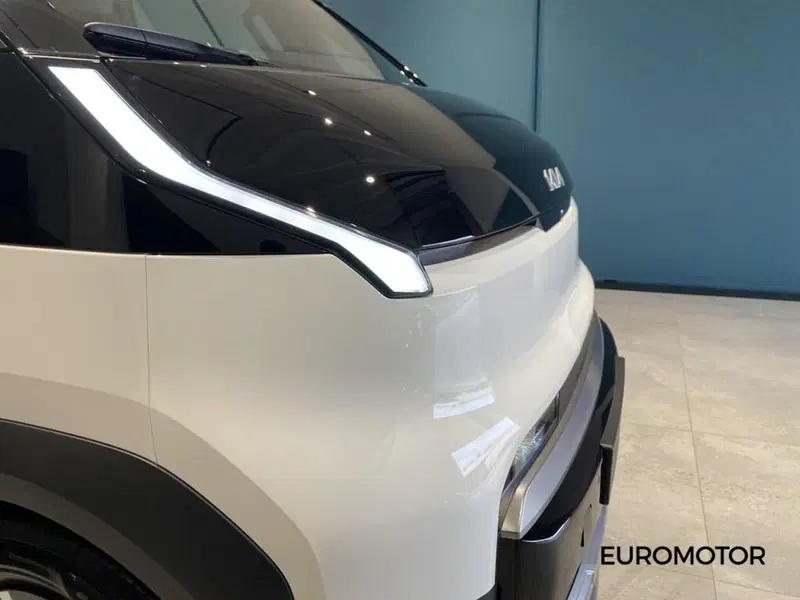 Kia PV5 nuova a Bari (5)