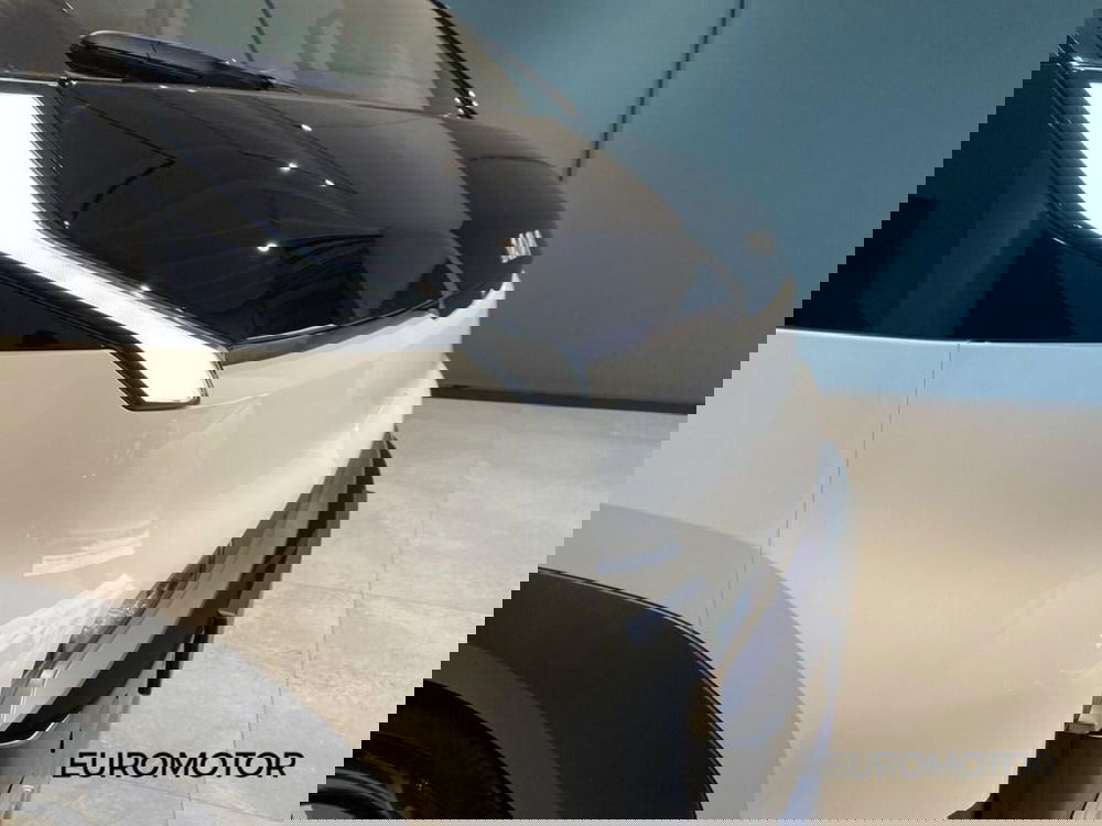 Kia PV5 nuova a Bari (5)