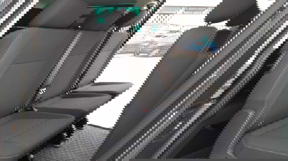 Volkswagen Multivan usata a Taranto (12)