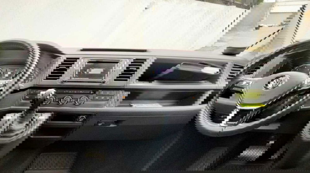 Volkswagen Multivan usata a Taranto (15)