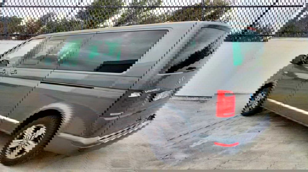 Volkswagen Multivan usata a Taranto (9)