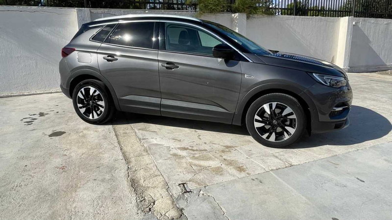 Opel Grandland X usata a Taranto (10)