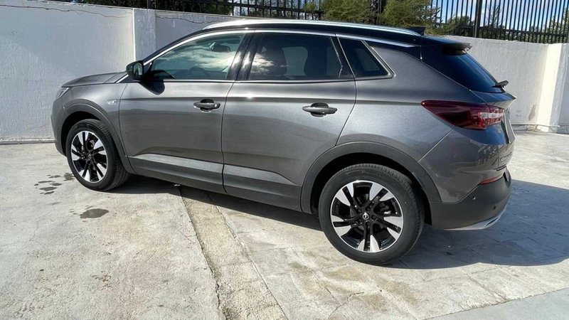 Opel Grandland X usata a Taranto (9)