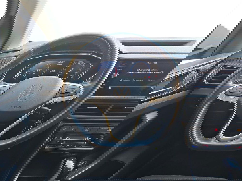 Volkswagen T-Cross usata a Lecco (10)