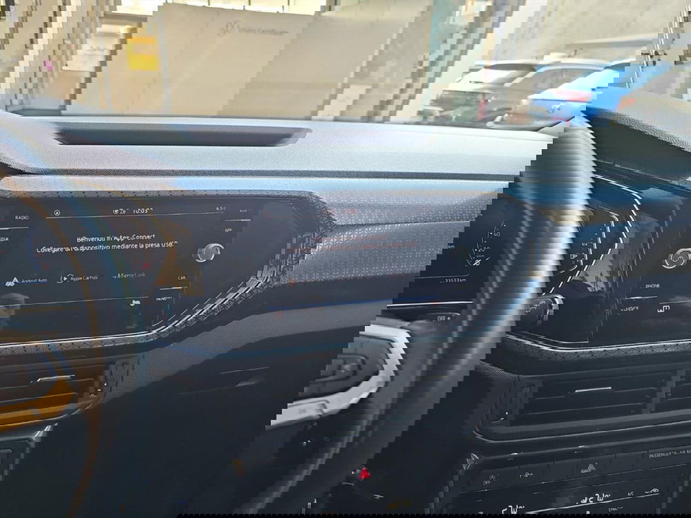 Volkswagen T-Cross usata a Lecco (12)