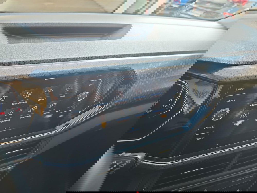 Volkswagen T-Cross usata a Lecco (14)