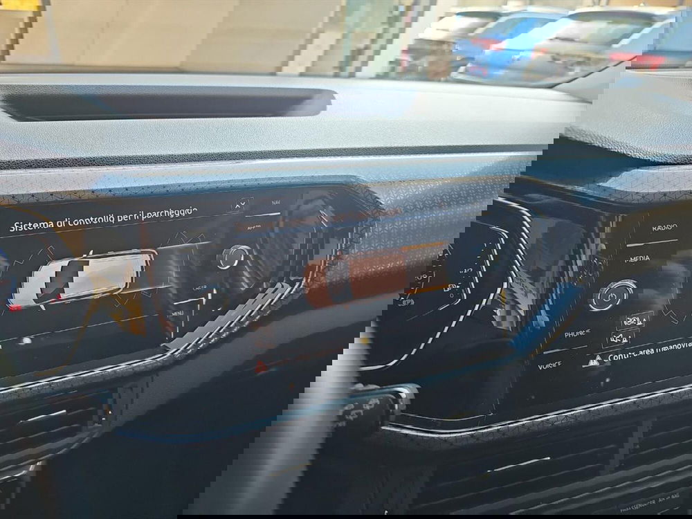 Volkswagen T-Cross usata a Lecco (19)