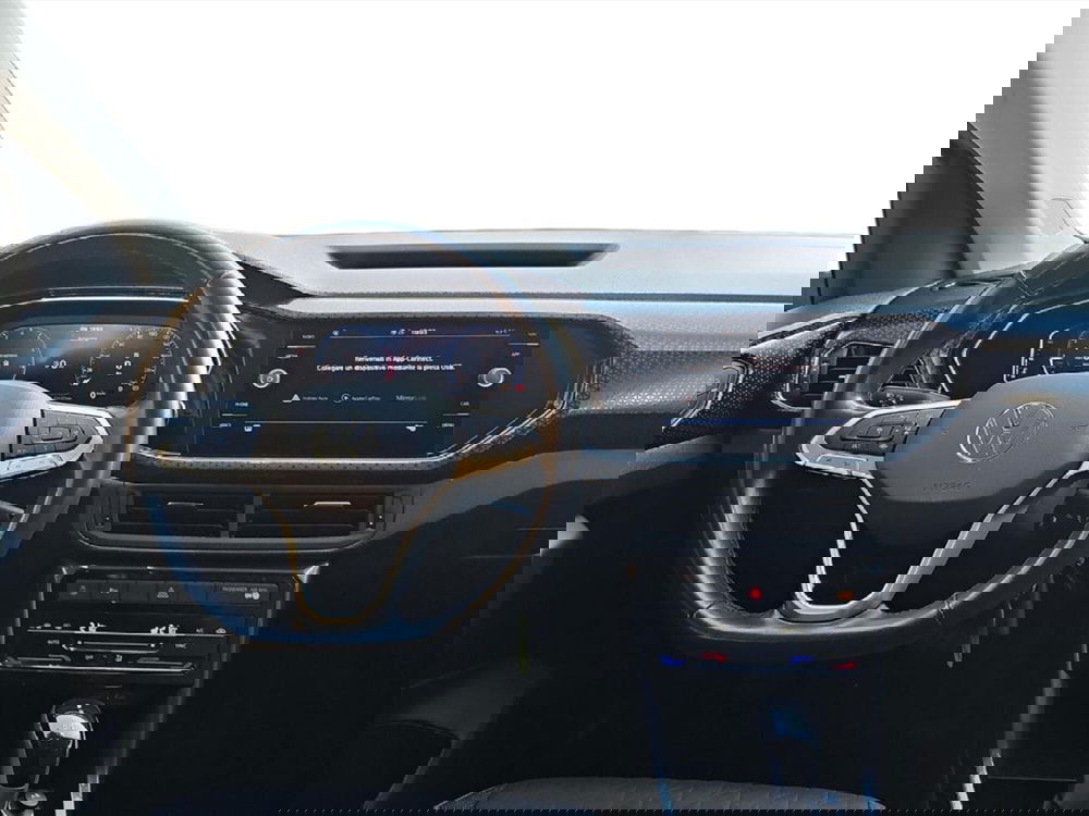 Volkswagen T-Cross usata a Lecco (8)