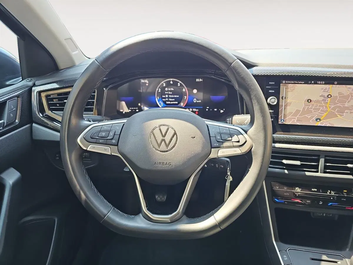 Volkswagen Taigo usata a Lecco (11)