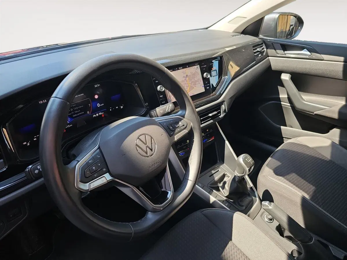 Volkswagen Taigo usata a Lecco (14)