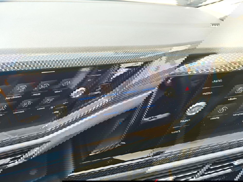 Volkswagen Taigo usata a Lecco (18)