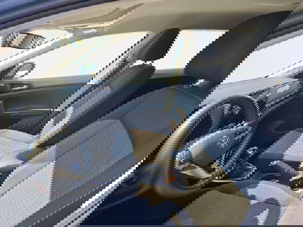 Volkswagen T-Cross usata a Lecco (20)