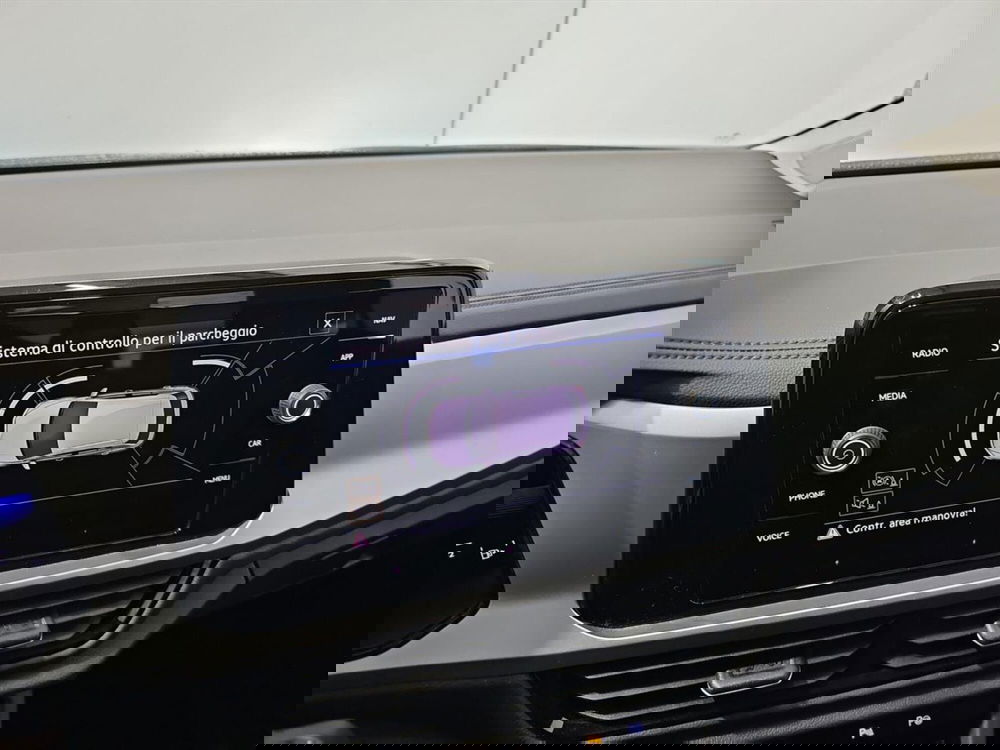 Volkswagen T-Roc usata a Lecco (16)