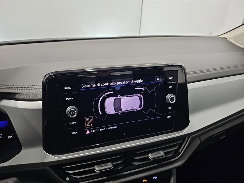Volkswagen T-Roc usata a Lecco (16)