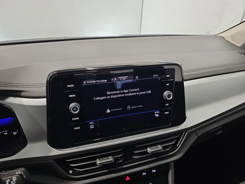 Volkswagen T-Roc usata a Lecco (17)