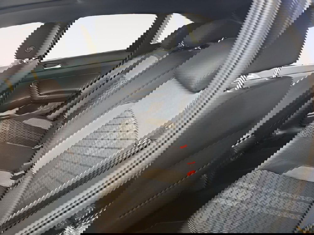 Volkswagen Taigo usata a Lecco (13)