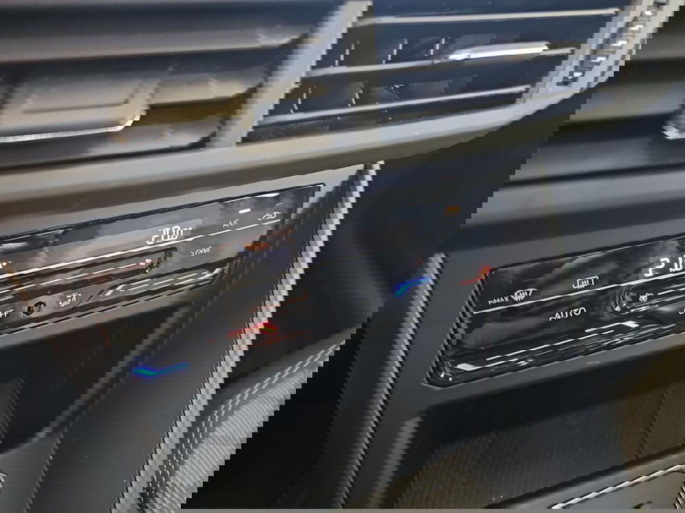 Volkswagen Taigo usata a Lecco (19)