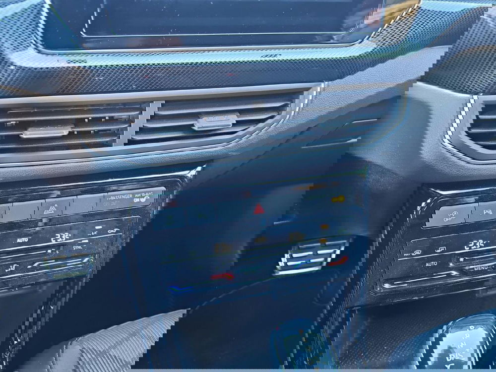 Volkswagen T-Cross usata a Lecco (14)