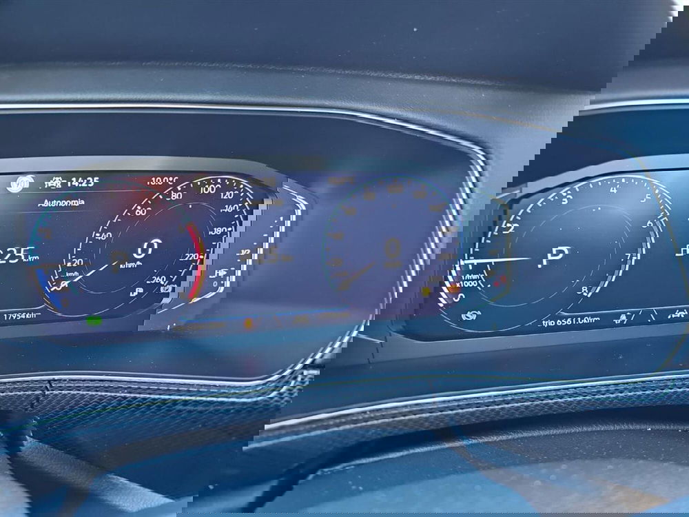 Volkswagen T-Cross usata a Lecco (15)